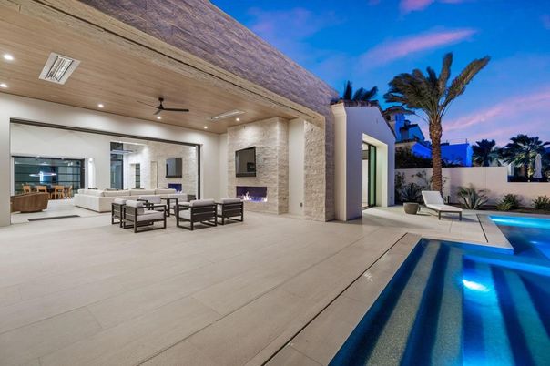 Exterior, Fireplace, Pool