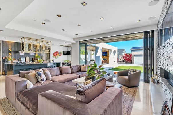Fireplace, Interior, Living room, Pendant Lights, Recessed Lighting