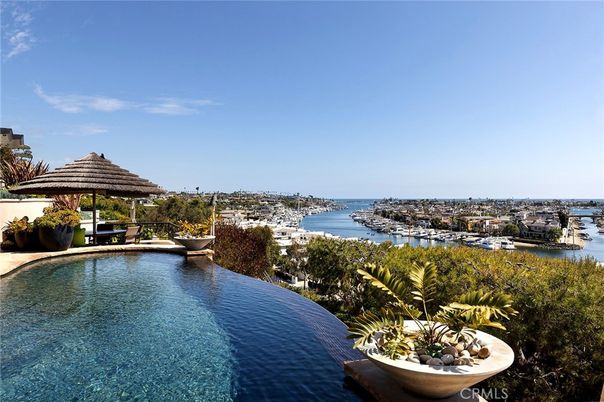Exterior, Pool, Water
