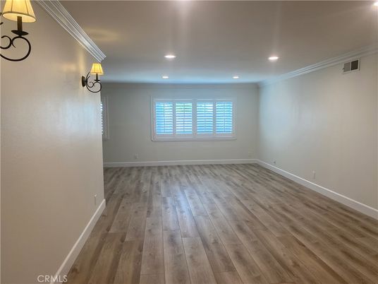Empty room, Interior, Recessed Lighting, Wood Texture Flooring