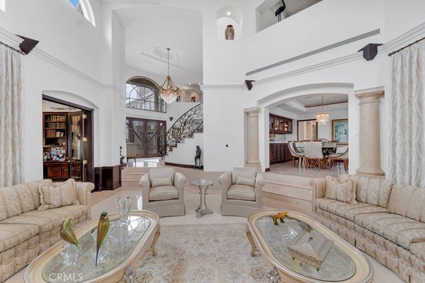 Chandelier, Dining room, Interior, Living room, Pendant Lights