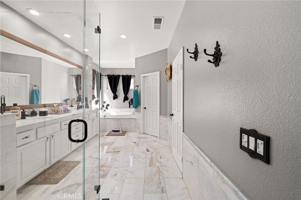 Bathroom, Interior, Marble, Recessed Lighting