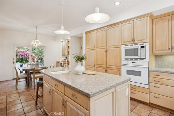 Dining room, Interior, Kitchen, Pendant Lights, Recessed Lighting