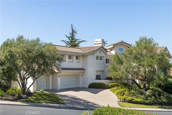 Attached, Exterior, Facade, Mediterranean