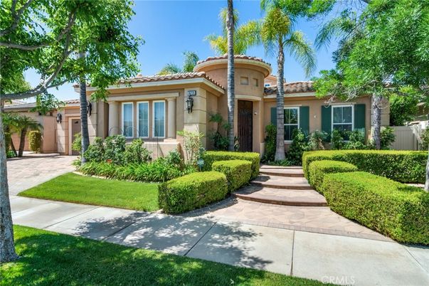 Backyard, Exterior, Facade, Mediterranean