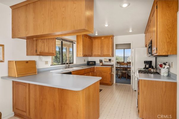 Dining room, Interior, Kitchen, Recessed Lighting