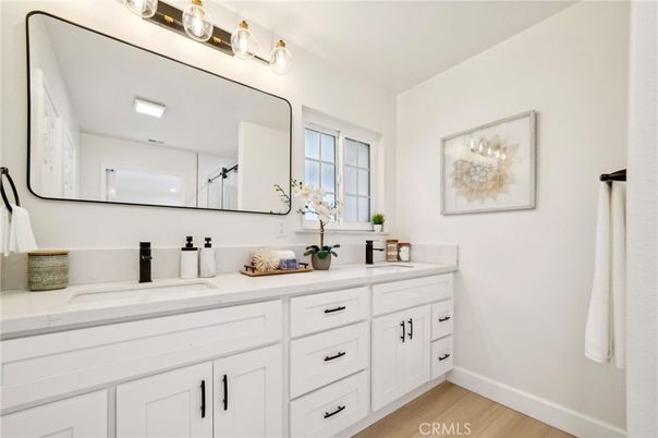 Bathroom, Dual Sink Vanities, Interior, Wood Texture Flooring