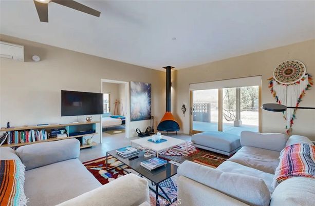 Fireplace, Interior, Living room