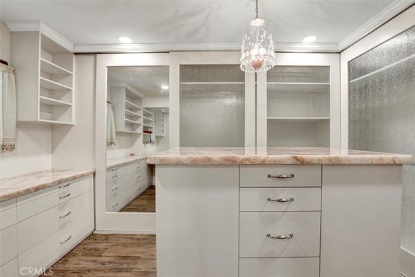 Interior, Pendant Lights, Recessed Lighting, Walk-in Closets, Wood Texture Flooring