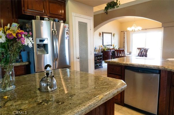Chandelier, Dining room, Interior, Kitchen, Stainless Steel Appliances