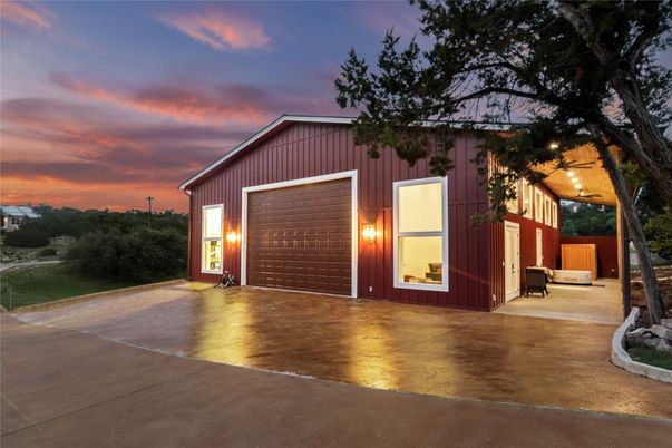 Detached Garage, Exterior