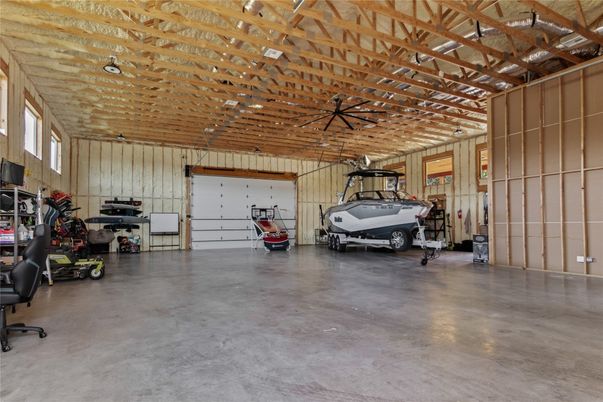 Garage, Interior, Wooden Beams
