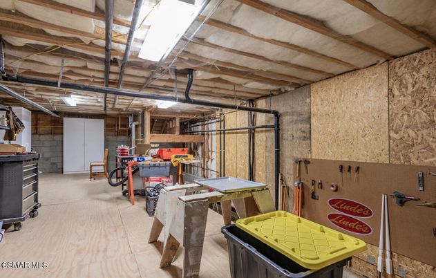 Game Room, Interior