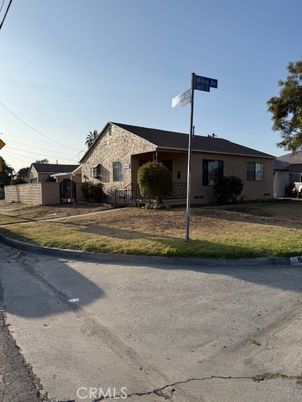 Exterior, Facade, Brick Facade, Ranch