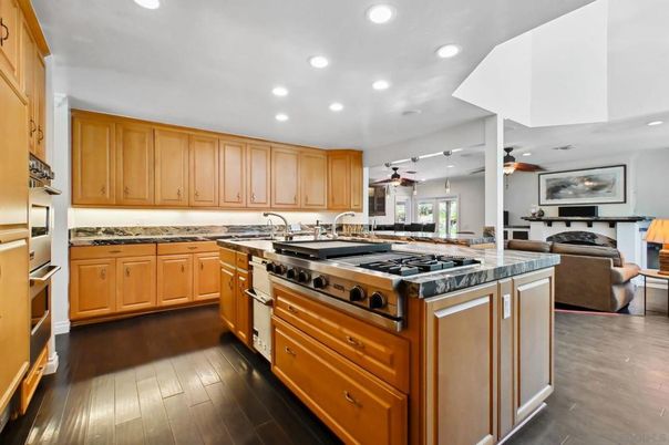 Interior, Kitchen, Living room, Recessed Lighting, Wood Texture Flooring