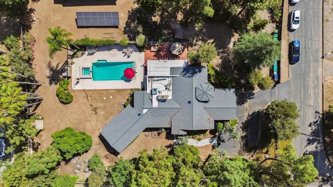 Exterior, Drone