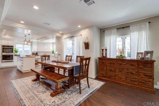Dining room, Interior, Kitchen, Pendant Lights, Recessed Lighting, Wood Texture Flooring