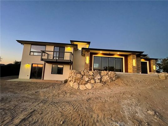 Backyard, Exterior, Facade, Modern