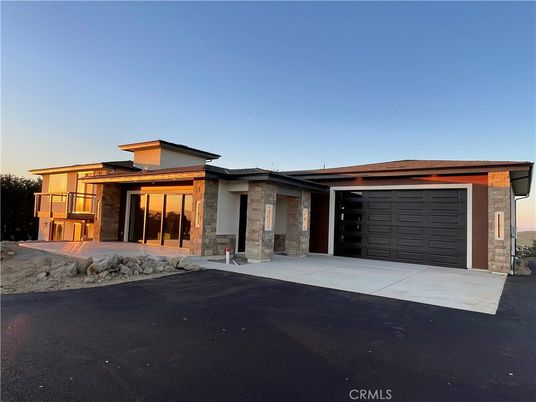 Attached, Exterior, Facade, Modern
