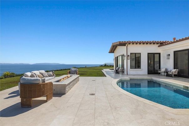 Exterior, Pool, Water