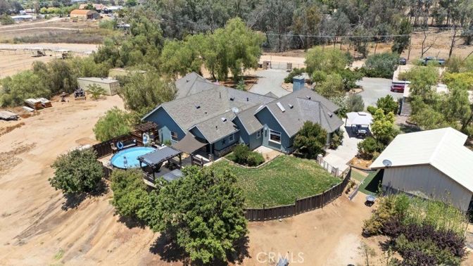 Exterior, Drone