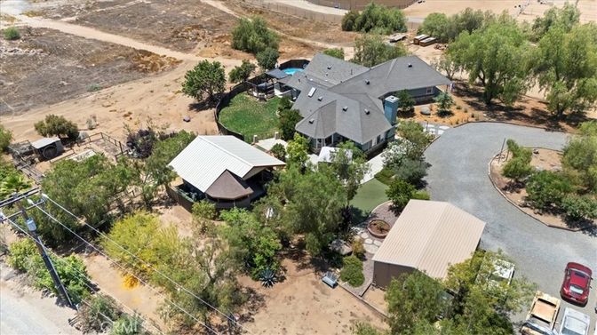 Exterior, Drone