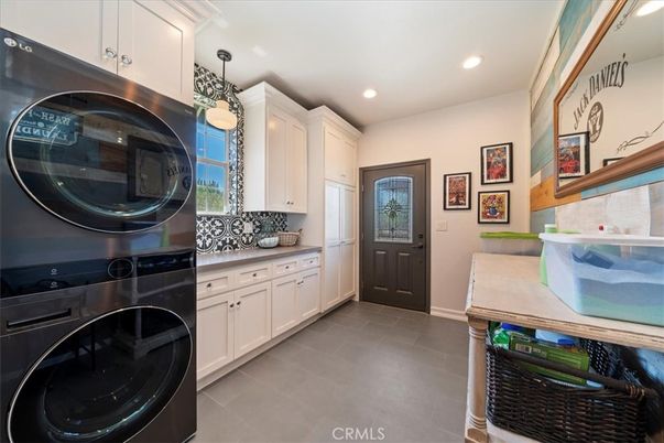 Interior, Kitchen, Pendant Lights, Recessed Lighting, Washer