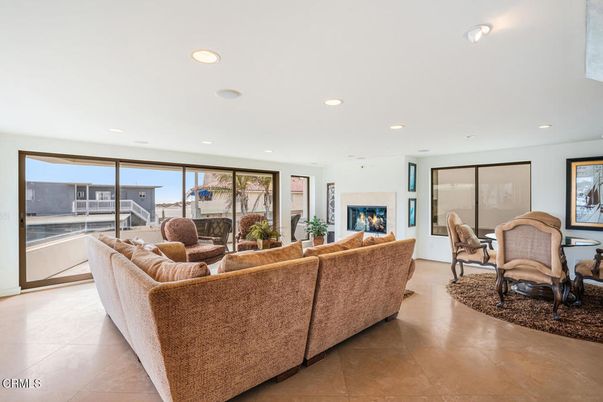 Fireplace, Interior, Living room, Recessed Lighting