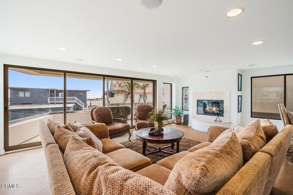 Fireplace, Interior, Living room, Recessed Lighting