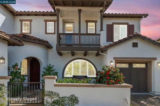 Attached, Exterior, Facade, Mediterranean