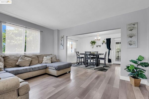 Chandelier, Dining room, Interior, Living room, Wood Texture Flooring