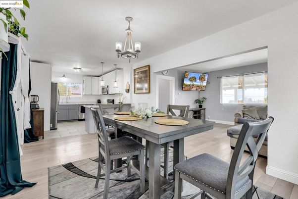 Chandelier, Dining room, Interior, Kitchen, Pendant Lights, Wood Texture Flooring
