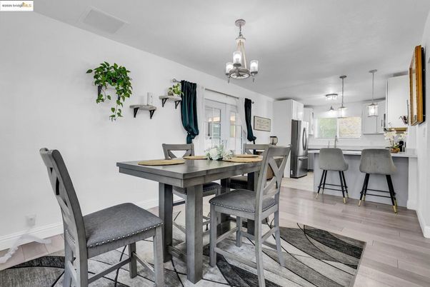 Chandelier, Dining room, Interior, Kitchen, Pendant Lights, Wood Texture Flooring