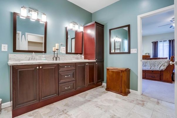 Bathroom, Dual Sink Vanities, Interior