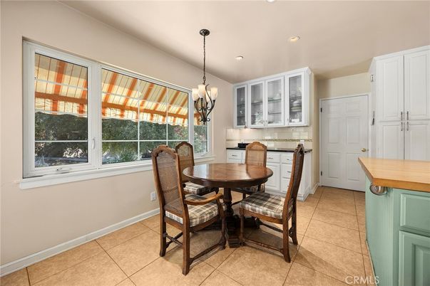 Chandelier, Dining room, Interior, Pendant Lights, Recessed Lighting