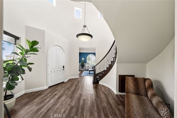 Interior, Pendant Lights, Wood Texture Flooring