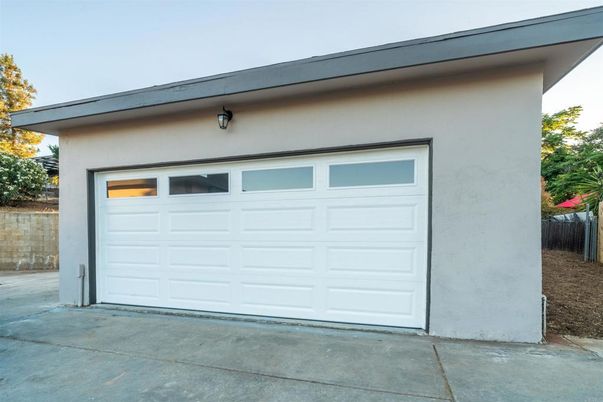 Detached Garage, Exterior
