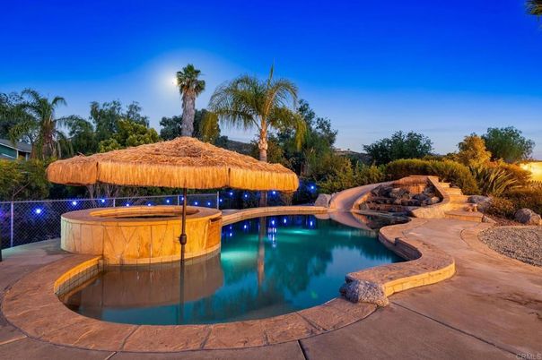Exterior, Pool