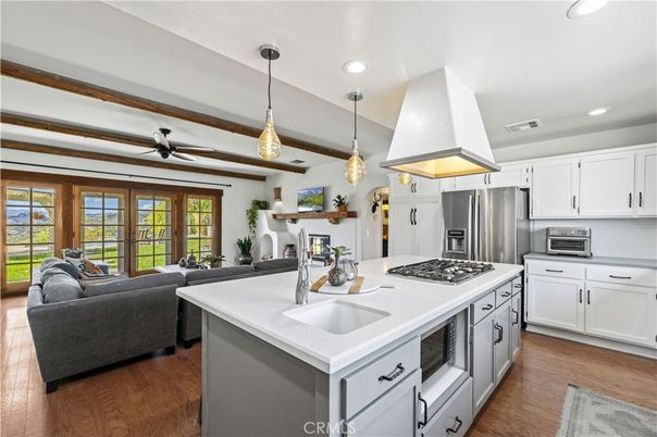 Interior, Kitchen, Living room, Pendant Lights, Recessed Lighting, Wood Texture Flooring