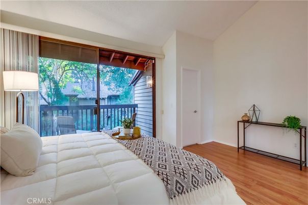 Bedroom, Interior, Water, Wood Texture Flooring