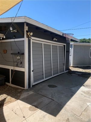 Detached Garage, Exterior