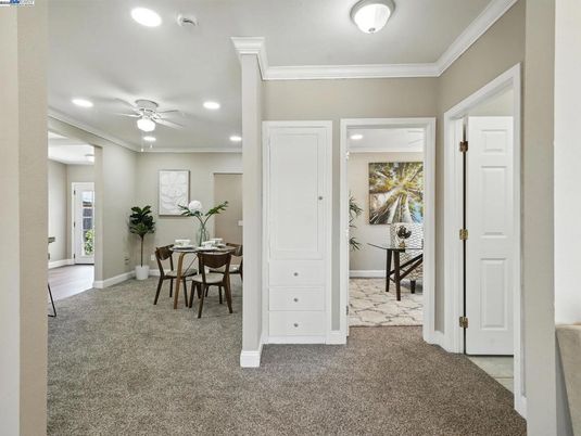 Dining room, Interior, Recessed Lighting