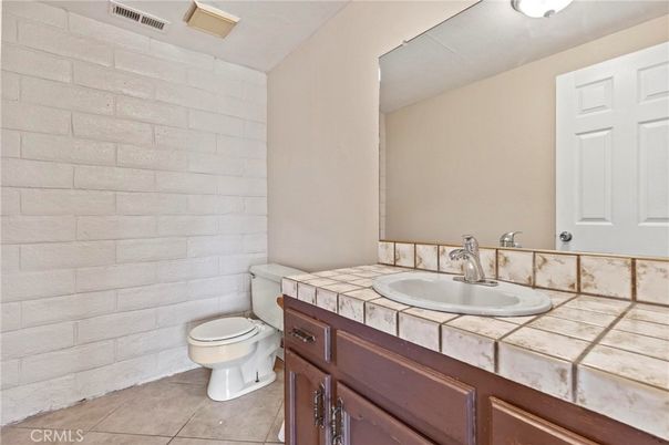Bathroom, Interior, Tile Countertops