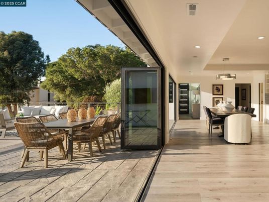 Dining room, Exterior, Recessed Lighting, Wood Texture Flooring