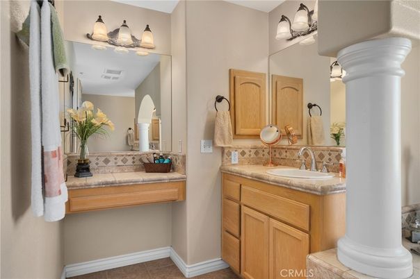 Bathroom, Interior, Tile Countertops