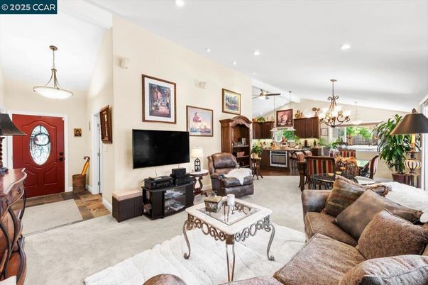 Chandelier, Dining room, Interior, Kitchen, Living room, Pendant Lights, Recessed Lighting