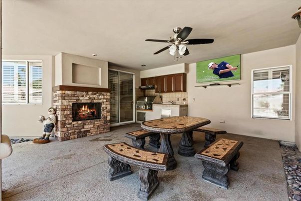 Fireplace, Interior, Kitchen, Recessed Lighting