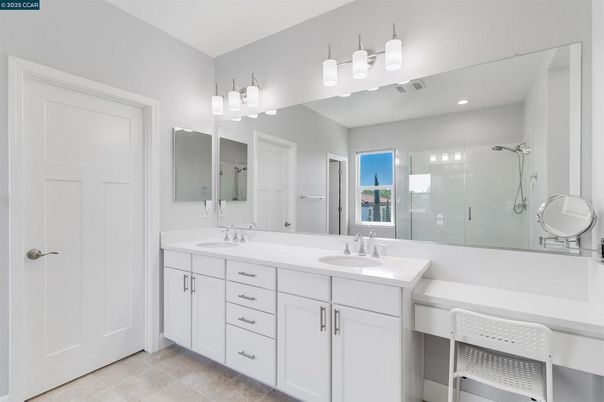 Bathroom, Dual Sink Vanities, Interior, Recessed Lighting