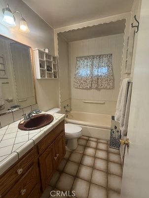 Bathroom, Interior, Tile Countertops