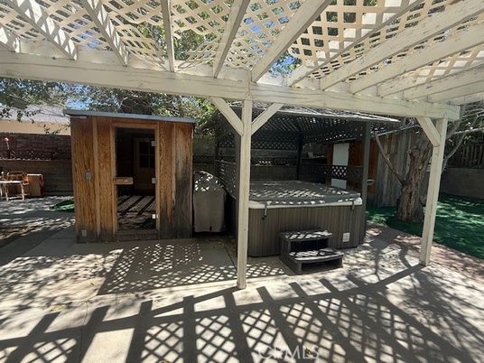 Exterior, Hot Tub